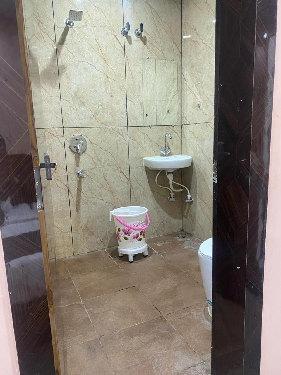 Shri Murari Relax Pg Guest house Varanasi